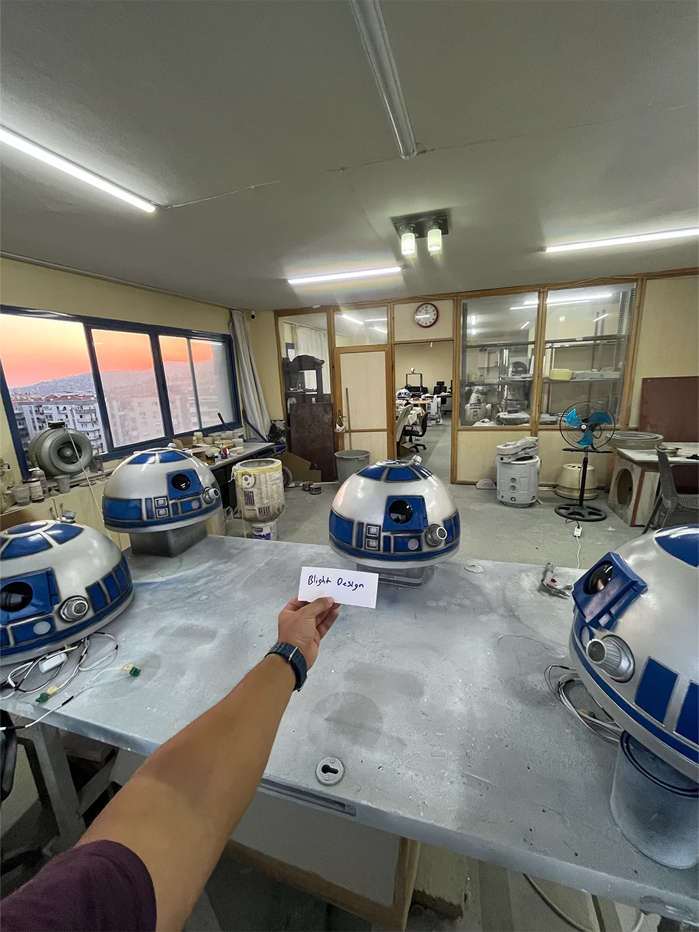 Blight Studios workshop – handcrafting a life-size R2-D2