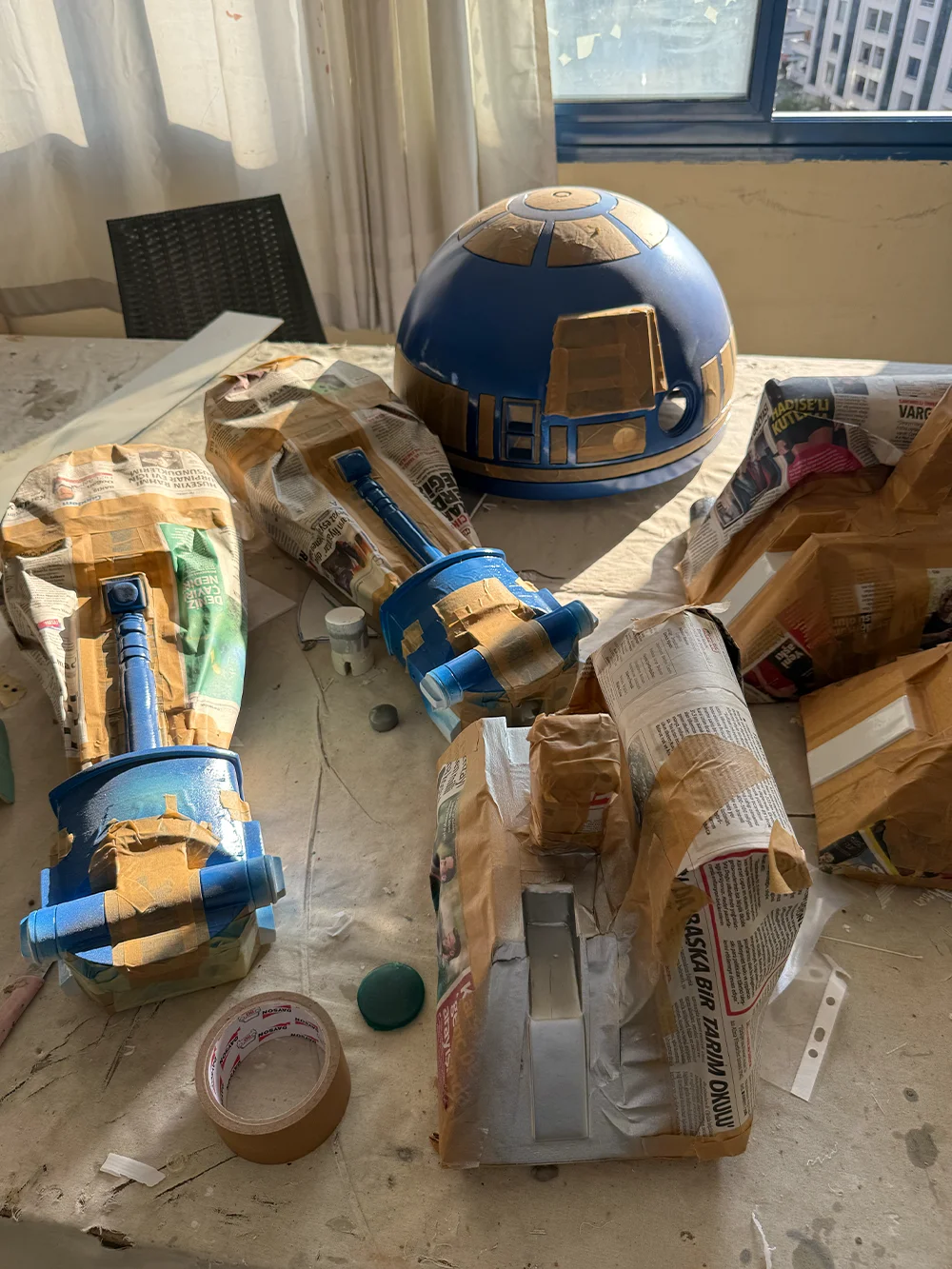 Blight Studios workshop – handcrafting a life-size R2-D2